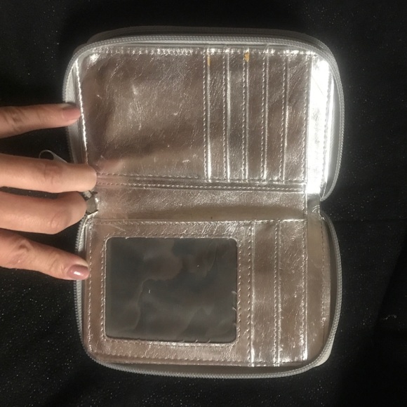 Small zip around wallet - Picture 2 of 4