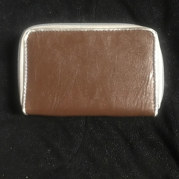 Small zip around wallet - Picture 4 of 4