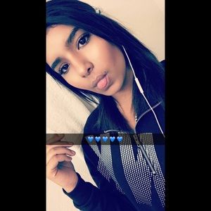 Meet your Posher, Desiree