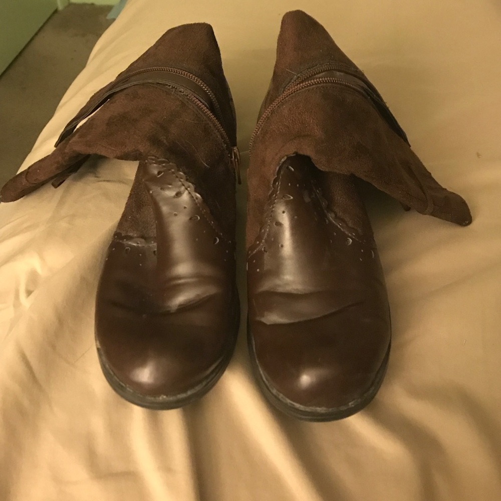 Brown cowgirl boots