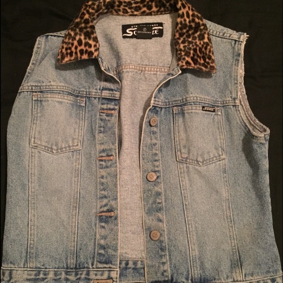 Jackets & Blazers - Denim vest with leopard collar