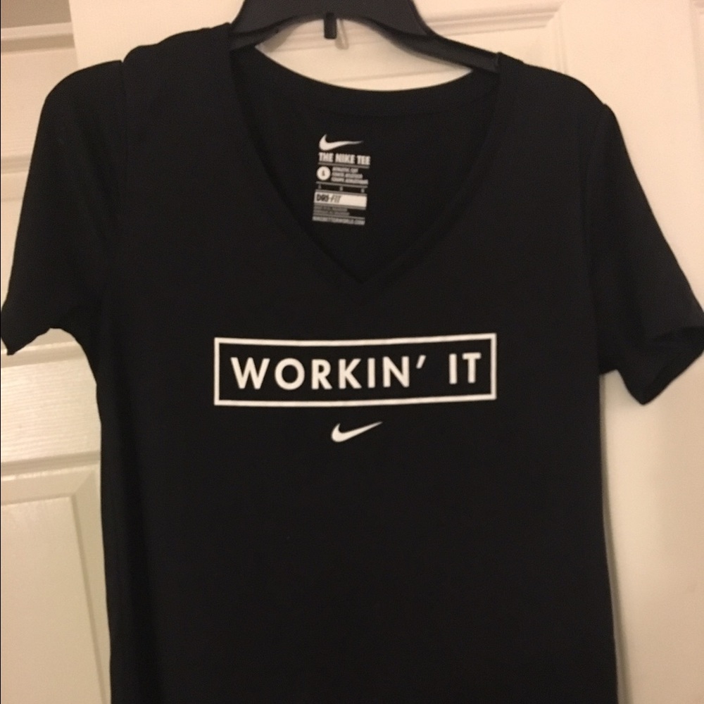 Nike tee