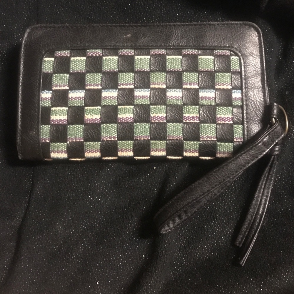 Zip Around wrist let