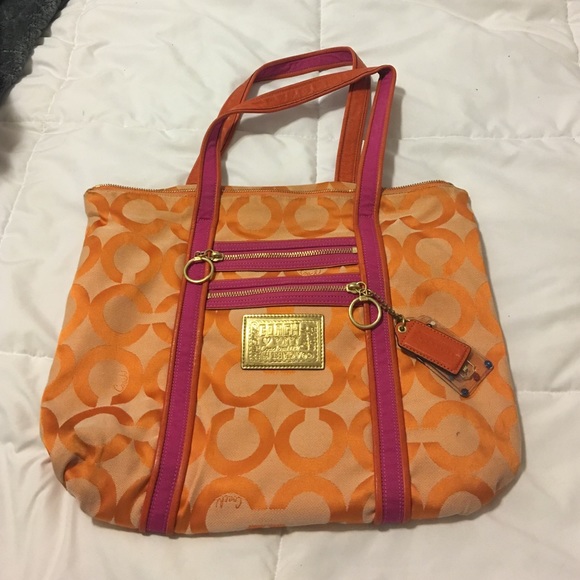 Coach Handbags - Large Coach Poppy Purse