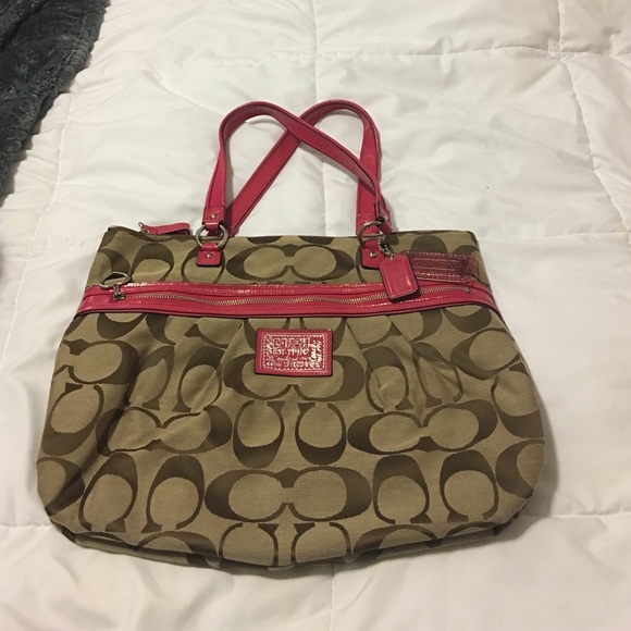 Coach Handbags - Large Coach Poppy Purse