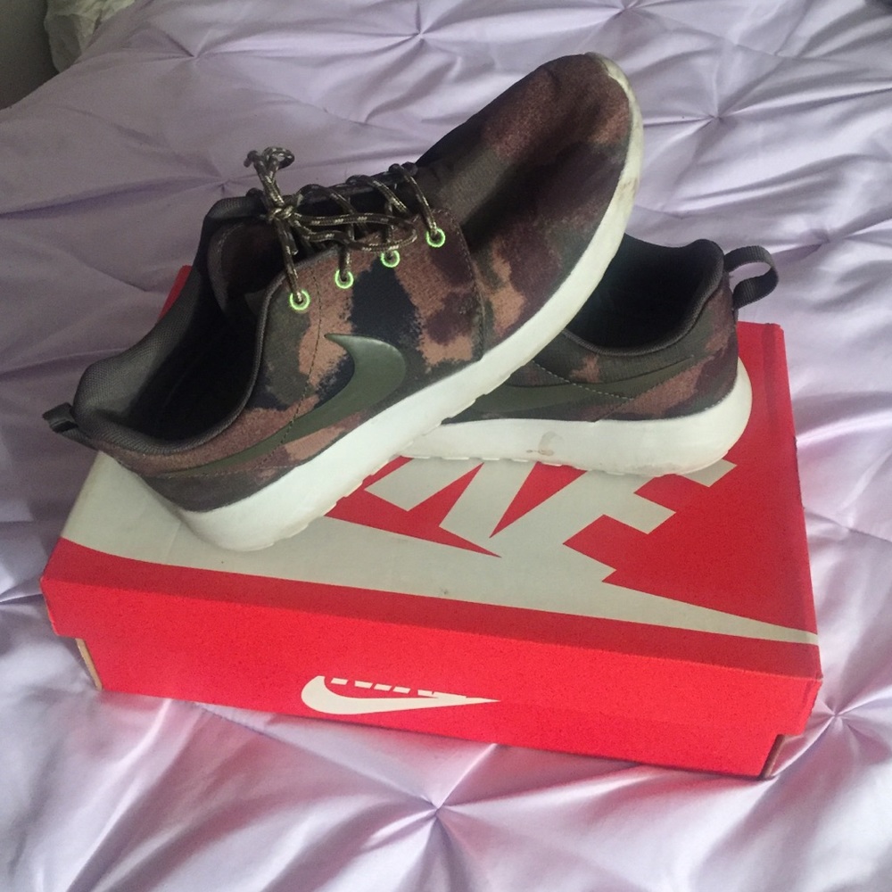 Nike Army Print Rosherun