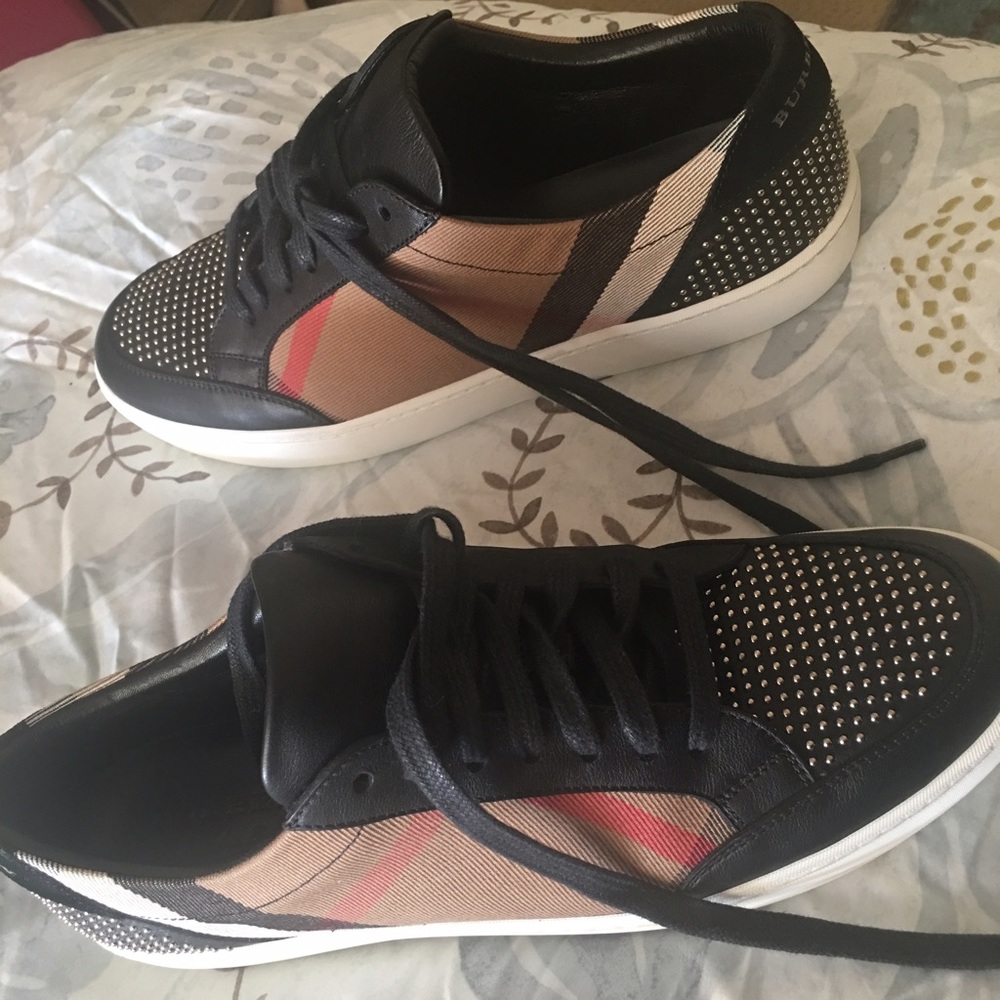 BURBERRY STUDDED HOUSE CHECK SNEAKERS SZ 11