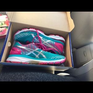 Asics running shoe 9.5