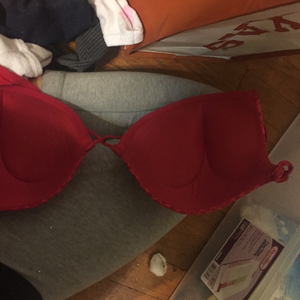 Sexy Victoria's Secret bombshell size 32D
