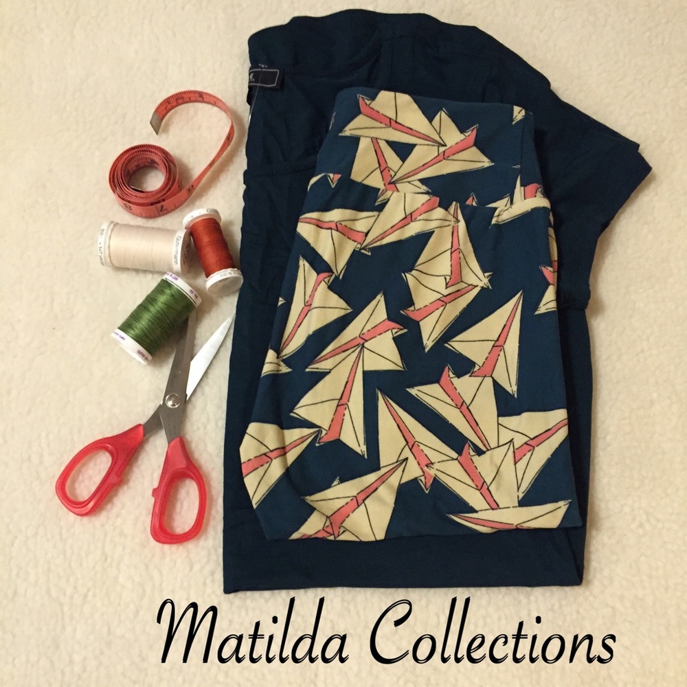 LulaRoe Paper Planes OS Leggings