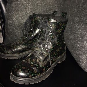 Black boots with roses