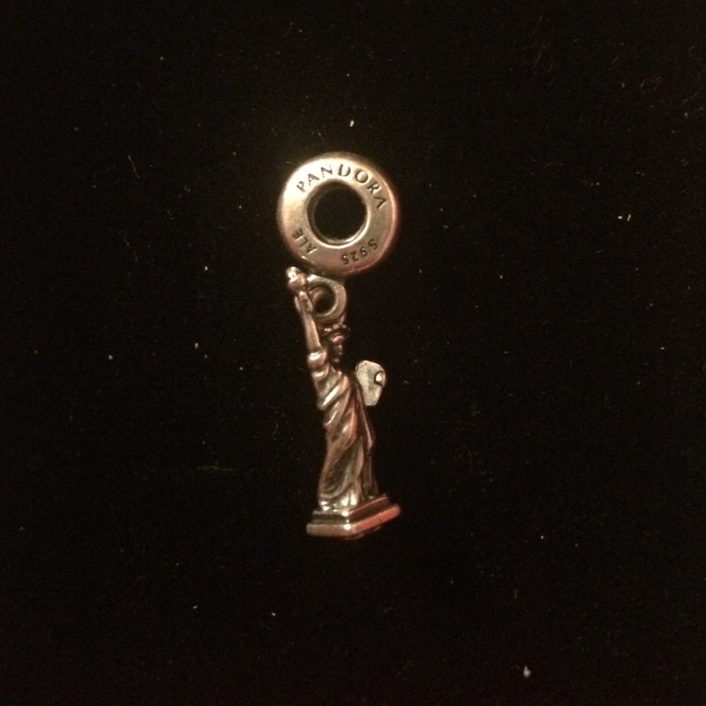 Pandora "Statue of Liberty" charm