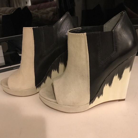 Brand New unique 10 Crosby Derek Lam wedges. 8M - Picture 3 of 4