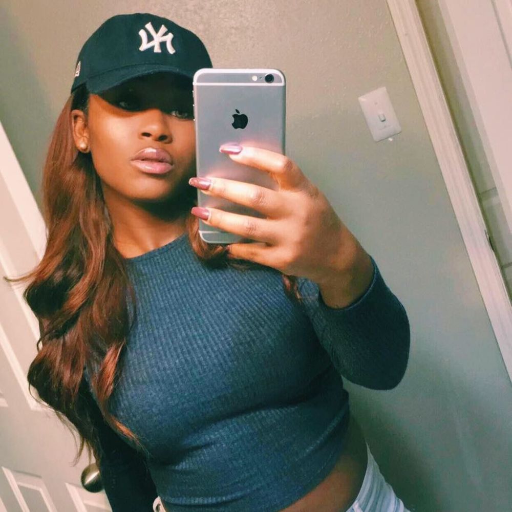 Meet your Posher, Tenia