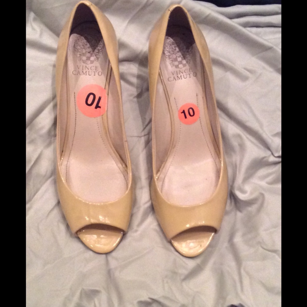 Vince Camuto peep toe wedge