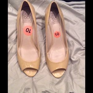 Vince Camuto peep toe wedge