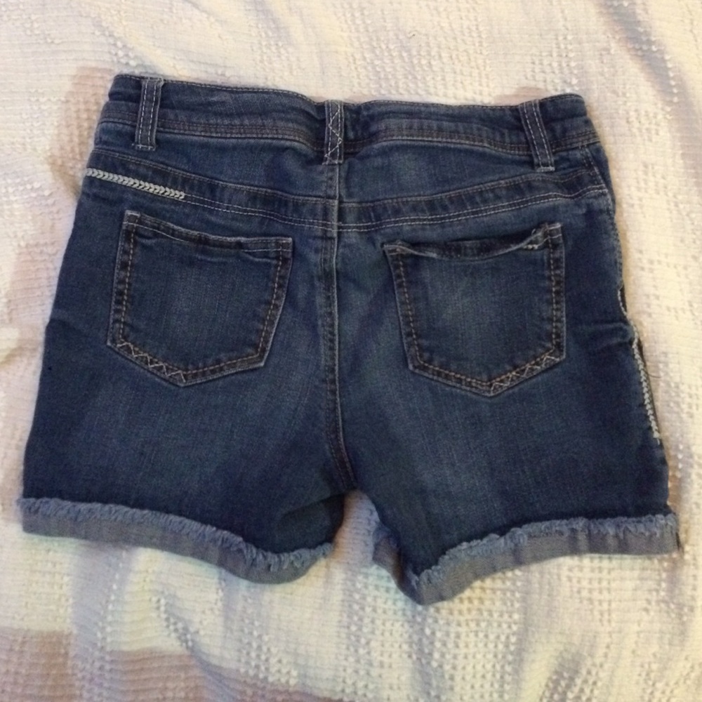 Shorts - Picture 3 of 3