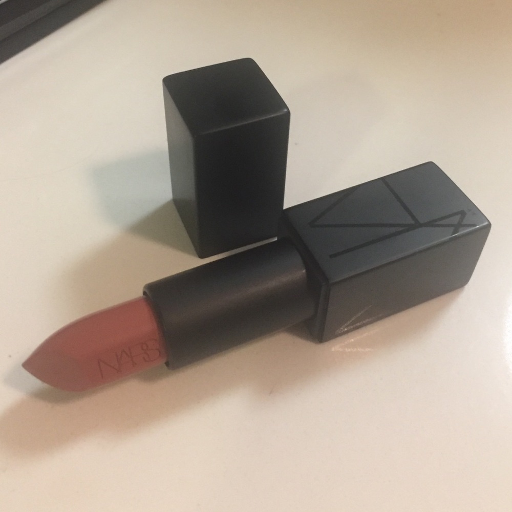 NARS Audacious Lipstick (Barbara)