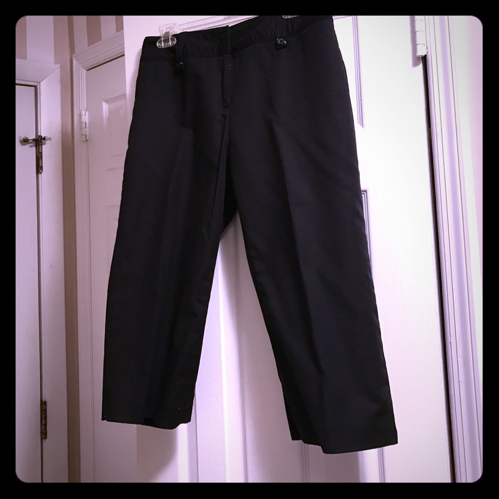 Black capris size 10