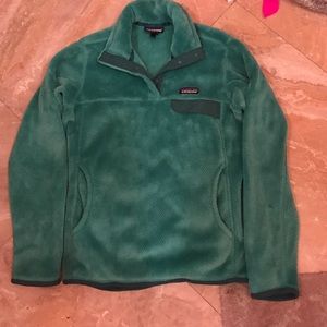 Green Patagonia pullover