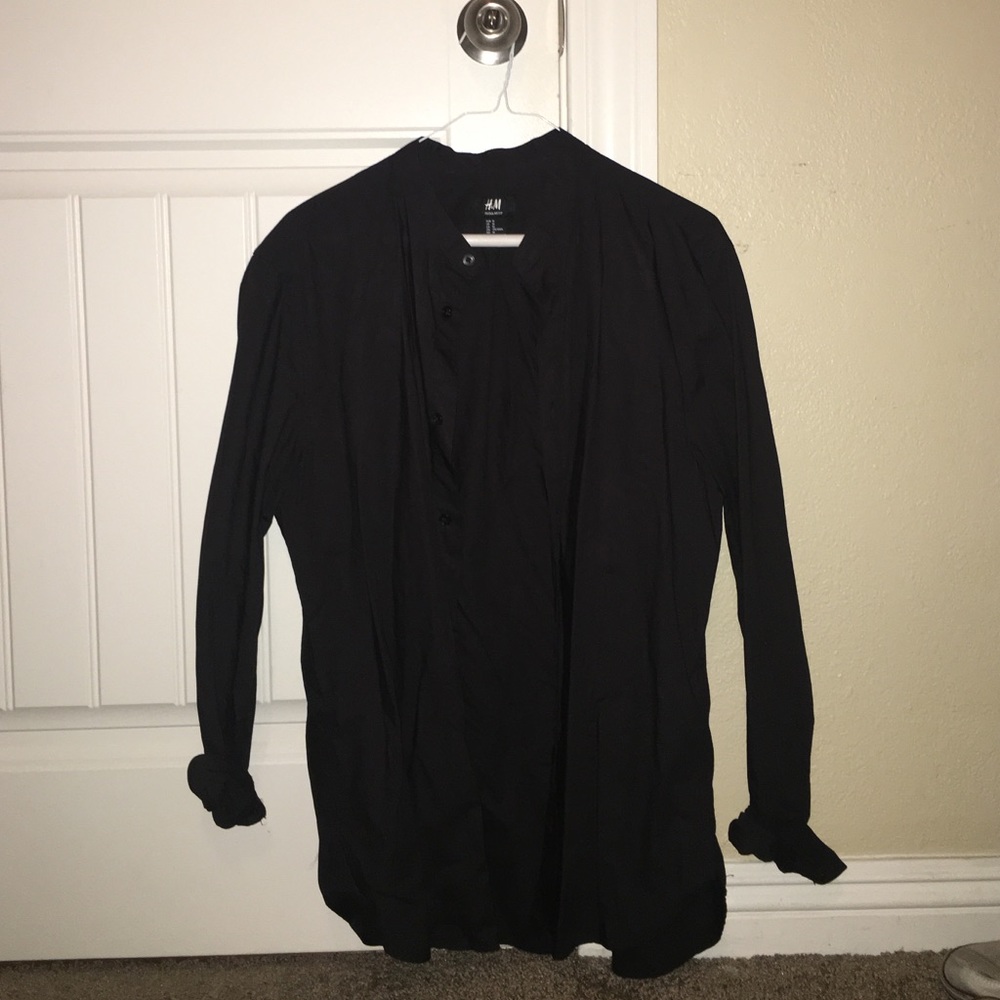 H & m black button up