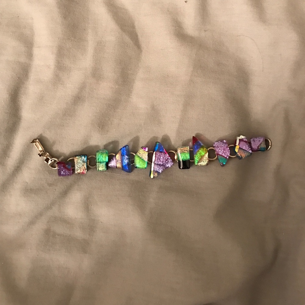 Diachromic glass bracelet