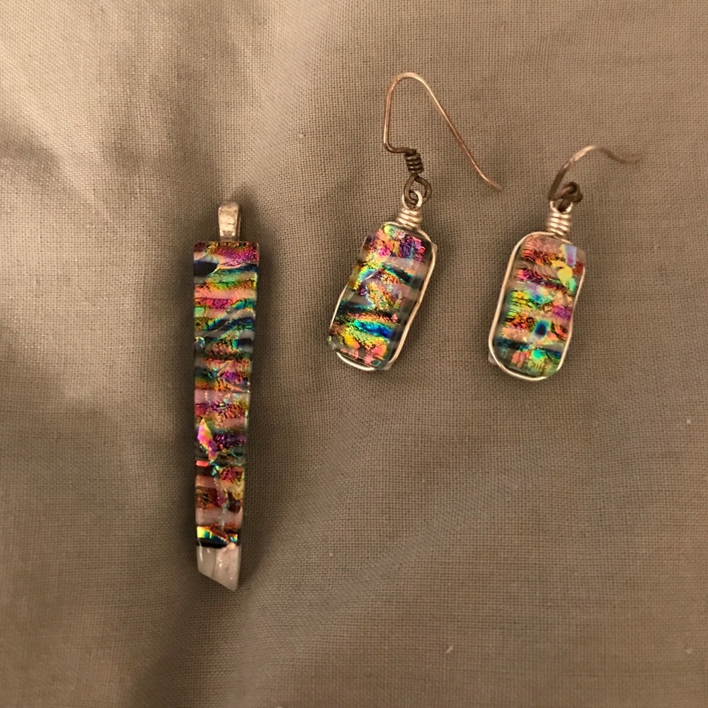 Diachromic glass pendant and matching earrings