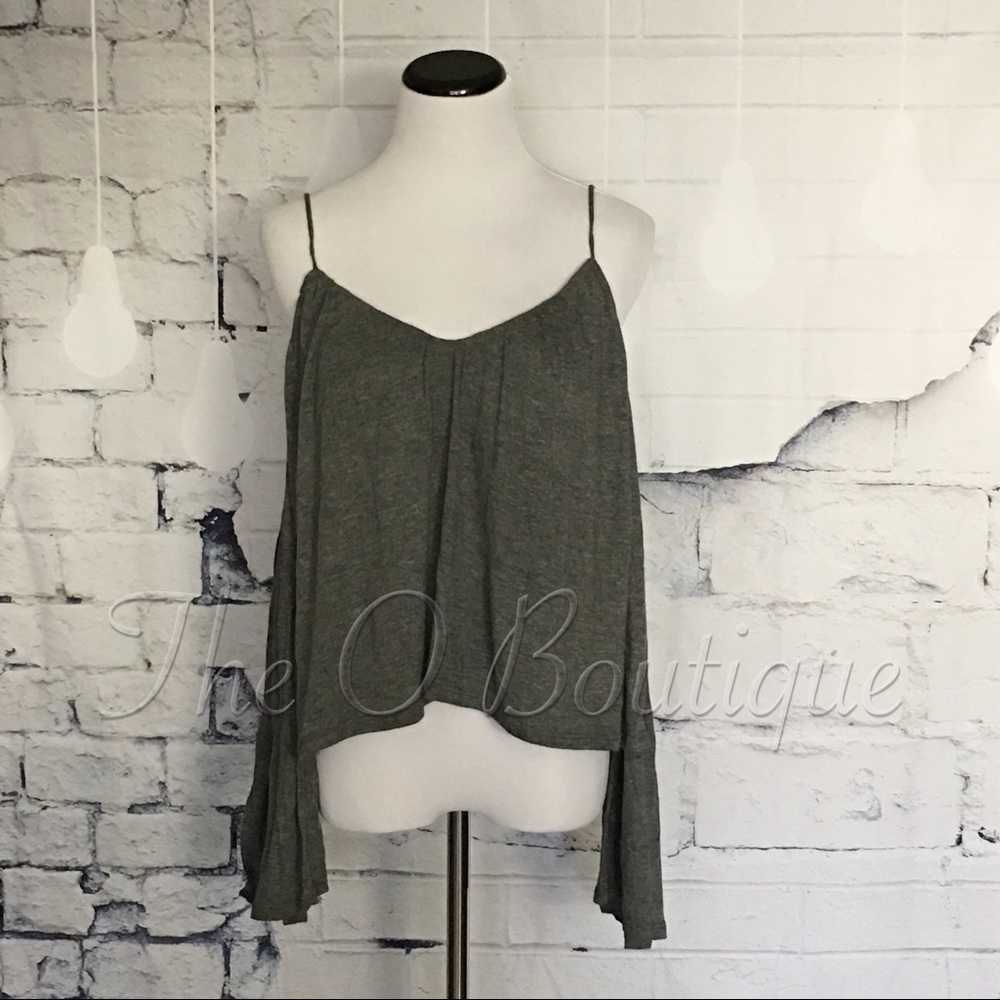 ๐CLEARANCE๐ Gray Cold Shoulder Bell Sleeve Top - Picture 3 of 4