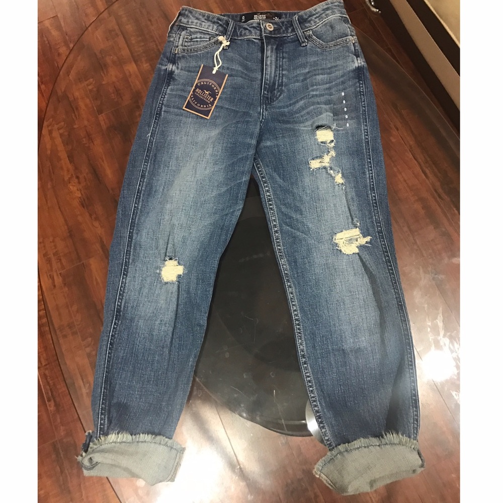 SOLDHollister Boyfriend Jeans