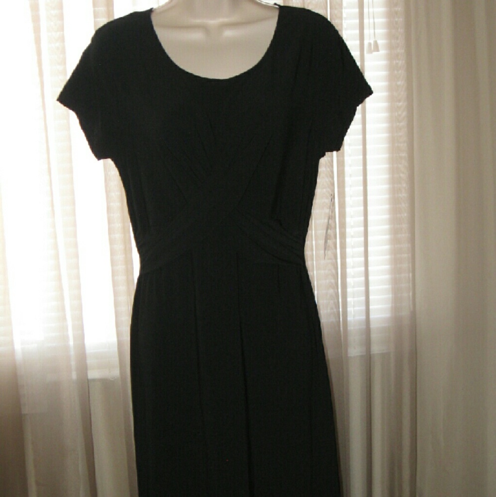 M PAPERDOLL BLACK  CRISS-CROSS FRONT LONG DRESS