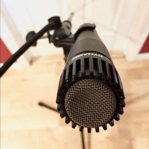 "Shure" Performance Mic Package