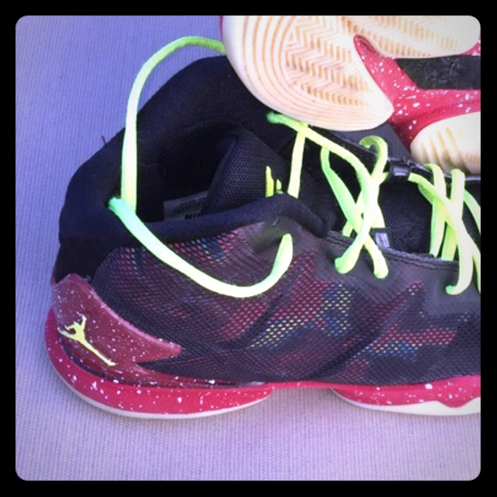 Awesome Jordans unisex wmns sz 8 Worn once.