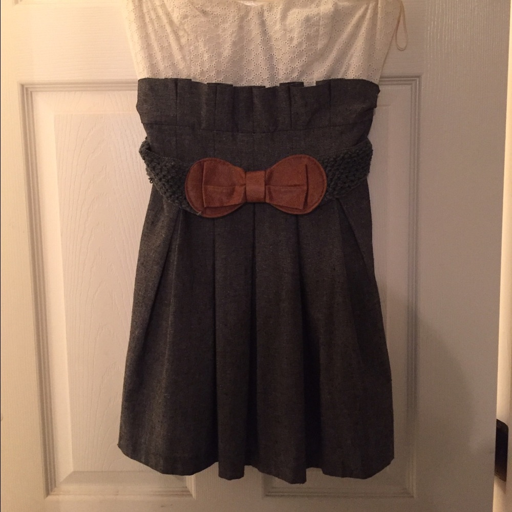 Strapless pleated dress