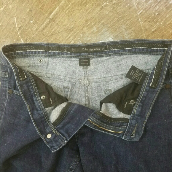 Calvin Klein - Picture 2 of 4