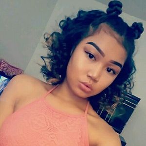 Meet your Posher, Heedah