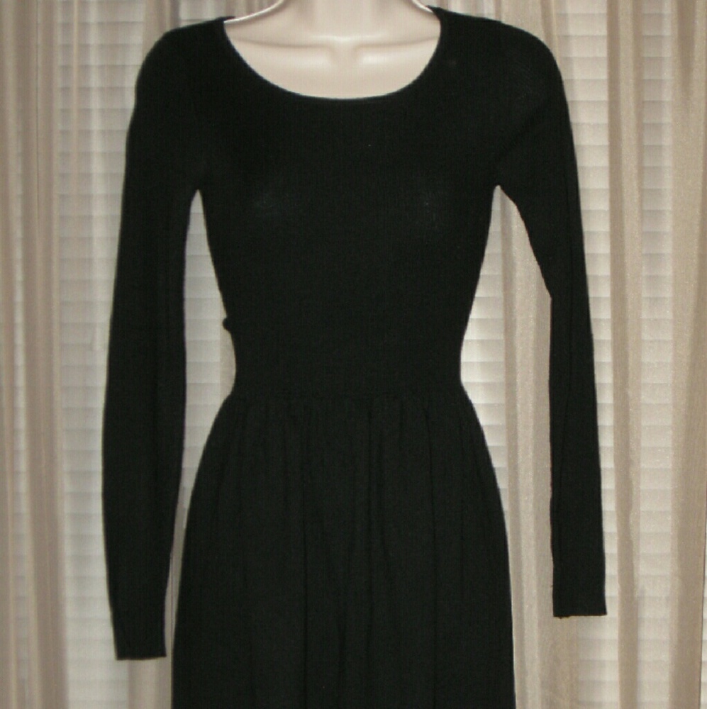 DIVIDED H&M Sz 4 Black Knit Dress