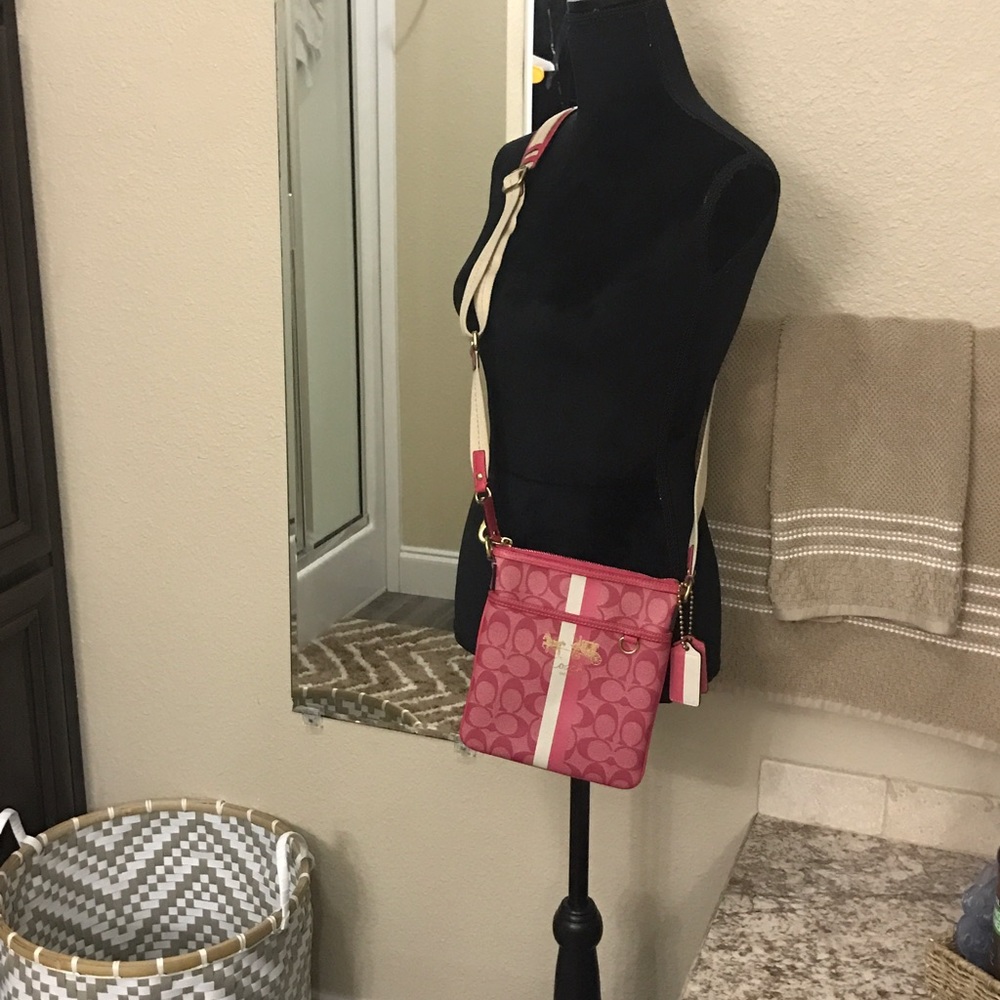 Coach 🎊across the body 🎀💋Lets make a dill🤗