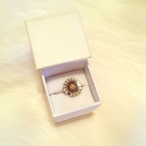 Daisy ring