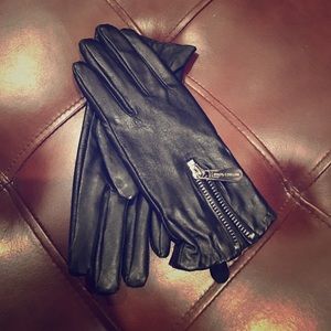 Michael Kors black leather gloves sz S