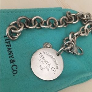 Return to Tiffany round tag bracelet ❤❤