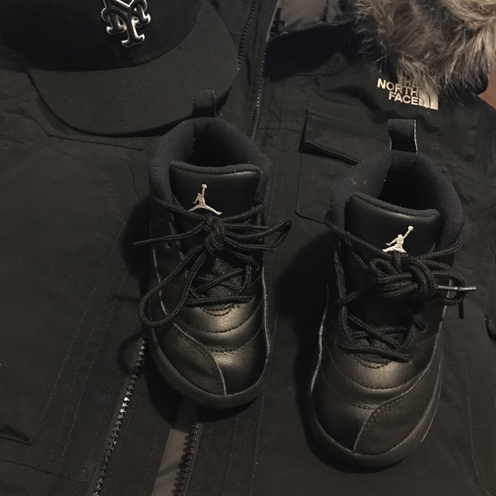 Selling Jordan Sneaker size 9c barley worn!