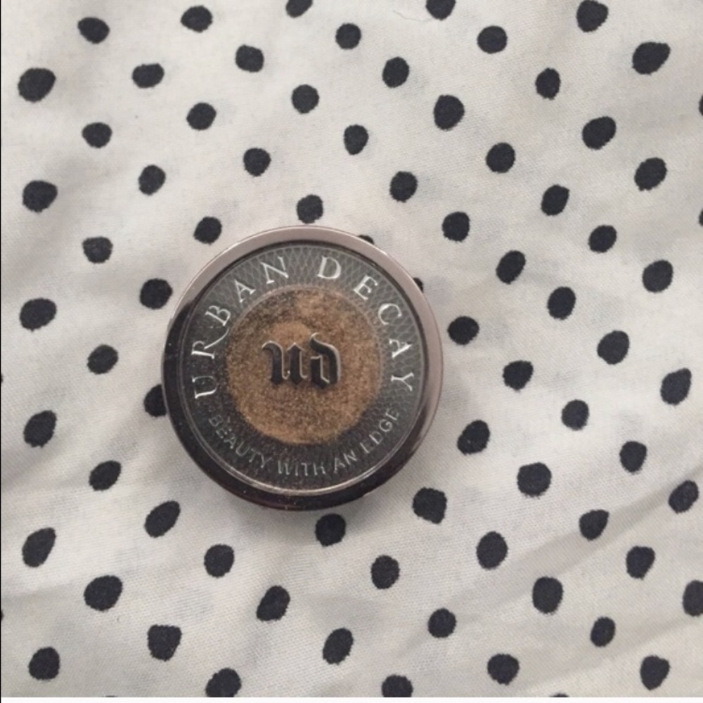 Broken urban decay eyeshadow