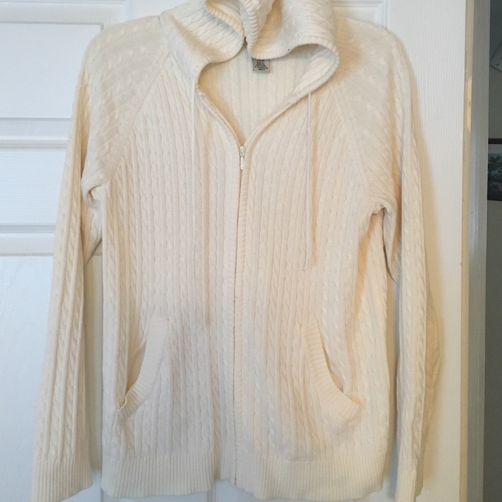 Long sleeved winter white hoodie sweater