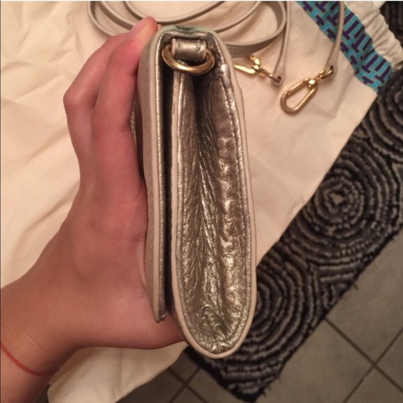 Tory Burch Minnie cross body in platinum - Picture 2 of 4