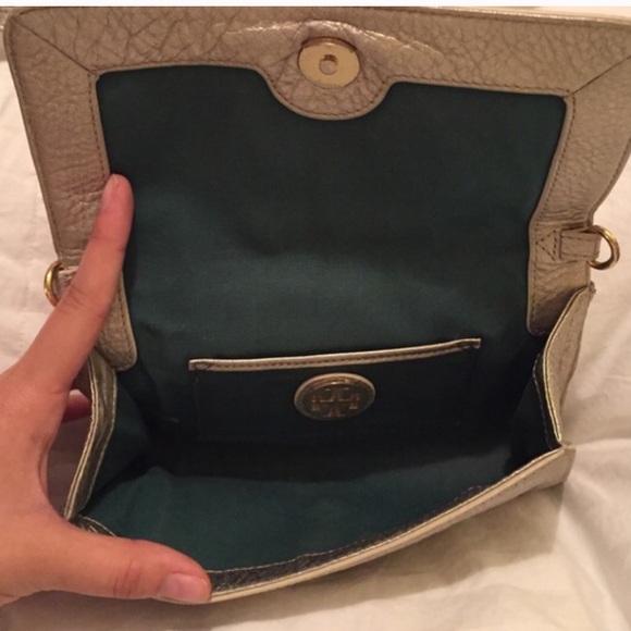 Tory Burch Minnie cross body in platinum - Picture 3 of 4