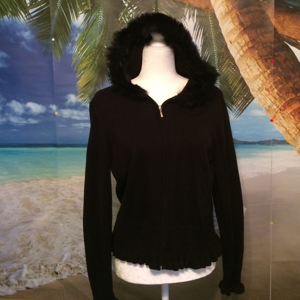 Black sweater with faux fur hooded collar size L