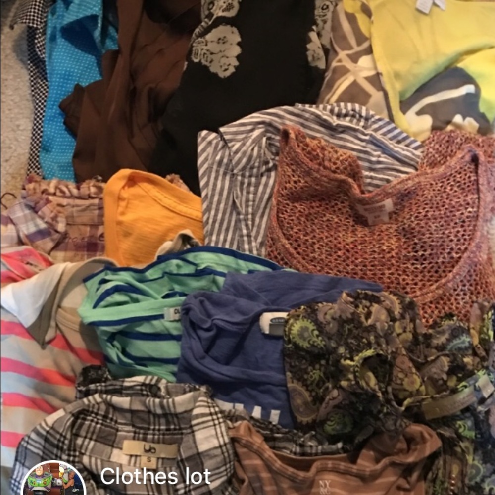 Lot of tops. Smoke free home