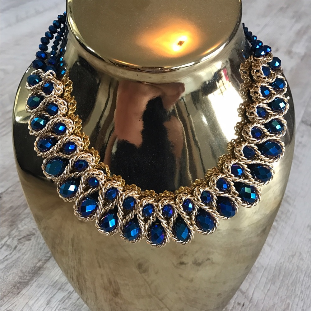Stunning fashion necklace