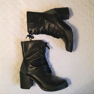 Hip Steve Madden lace up boots