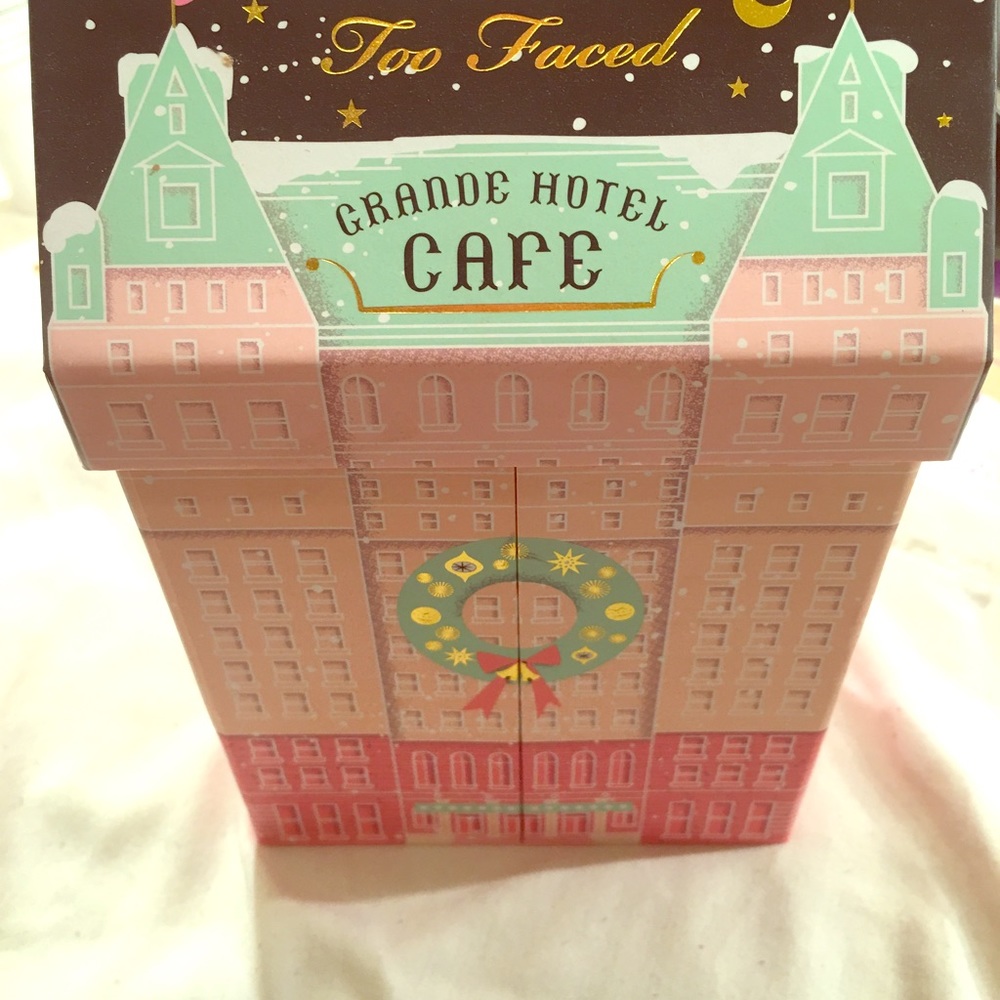 Too Faced Grande Hotel Cafe